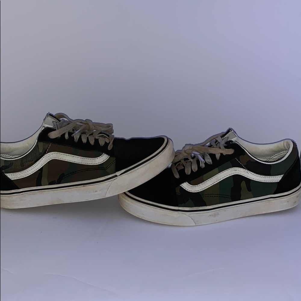 CAMO VANS